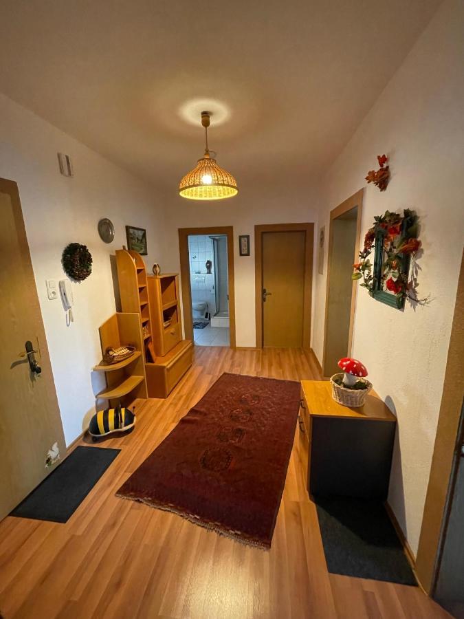 Schoene Ferienwohnung In Bahnhofsnaehe Fuer Urlaub, Studium Oder Arbeit Deggendorf Eksteriør bilde
